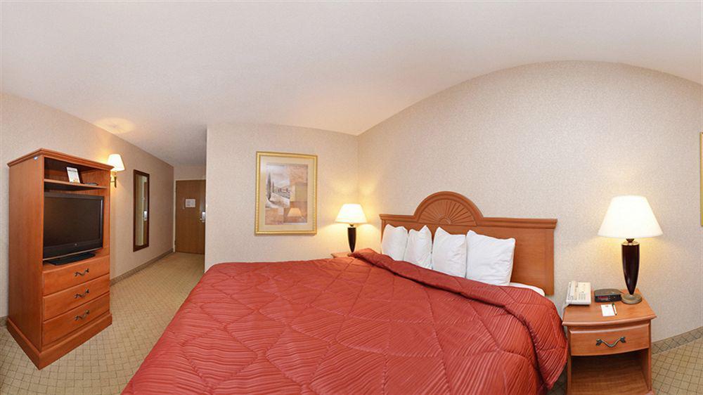 Quality Inn & Suites Woodstock Near Lake Geneva Zewnętrze zdjęcie