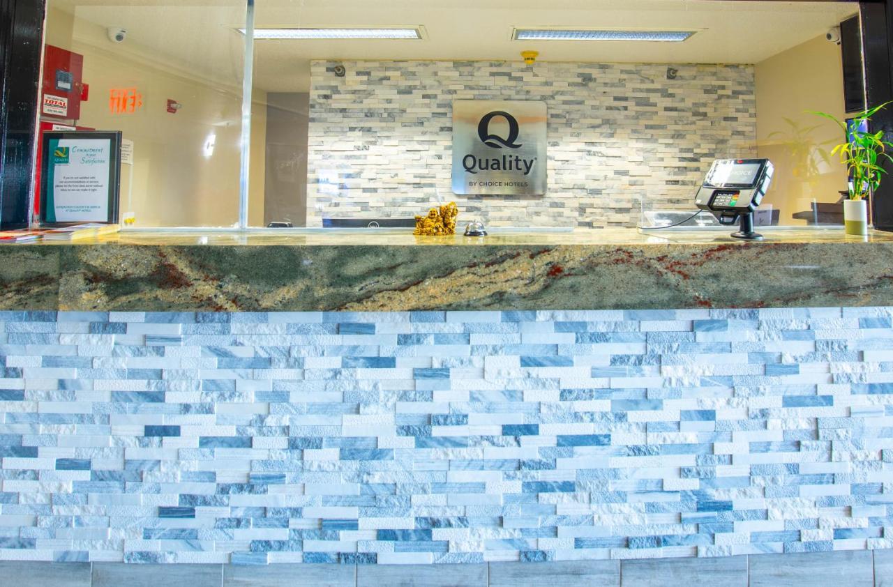 Quality Inn & Suites Woodstock Near Lake Geneva Zewnętrze zdjęcie