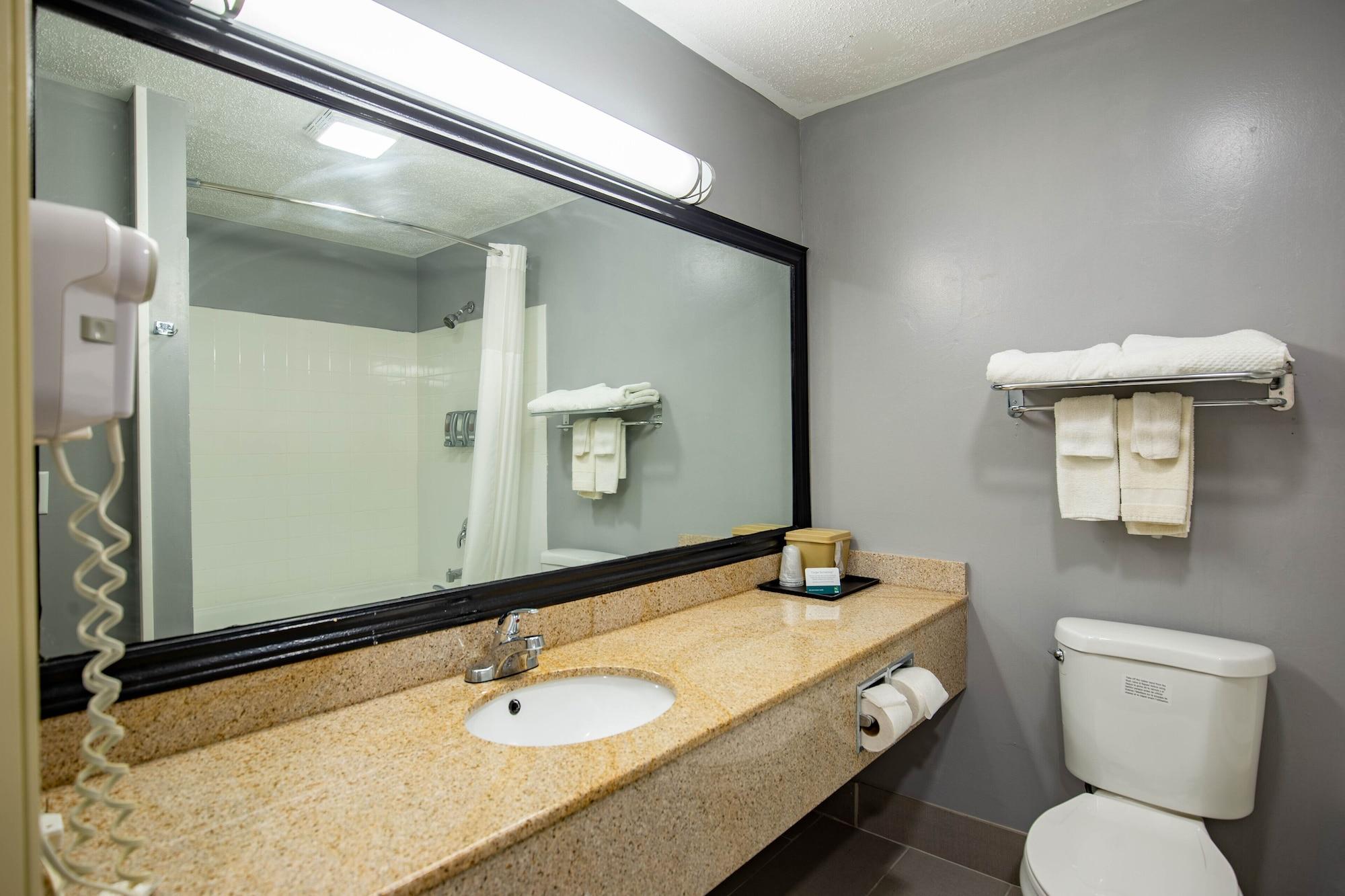Quality Inn & Suites Woodstock Near Lake Geneva Zewnętrze zdjęcie