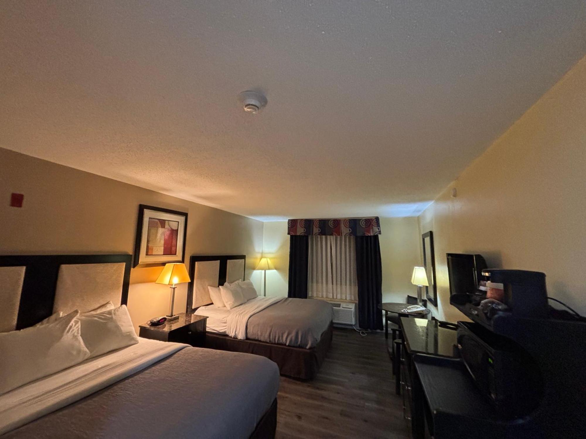 Quality Inn & Suites Woodstock Near Lake Geneva Zewnętrze zdjęcie