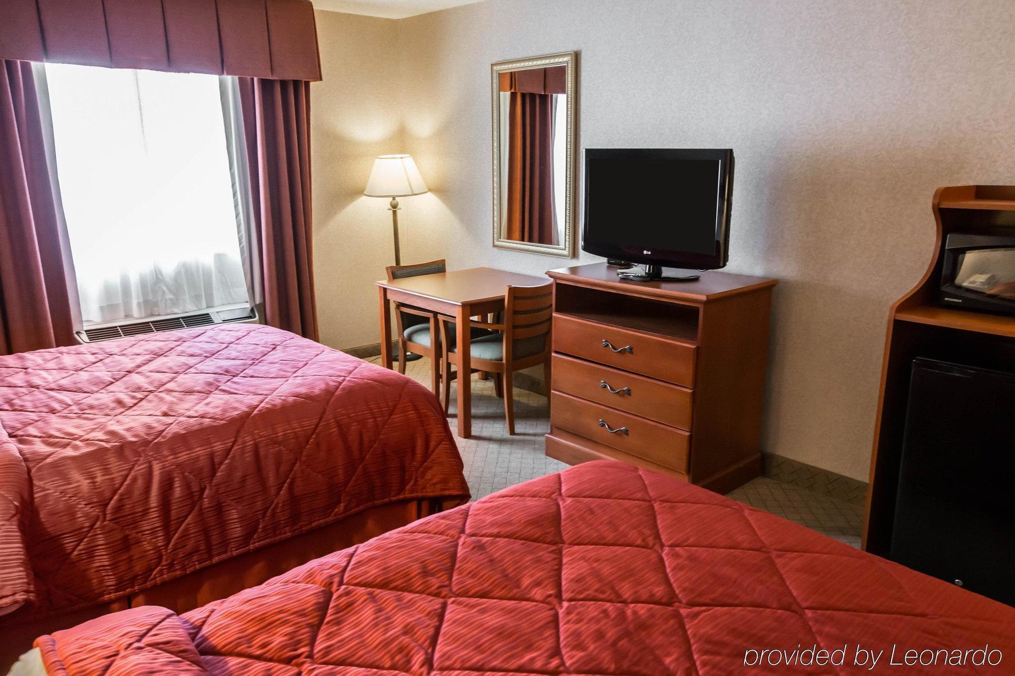 Quality Inn & Suites Woodstock Near Lake Geneva Zewnętrze zdjęcie