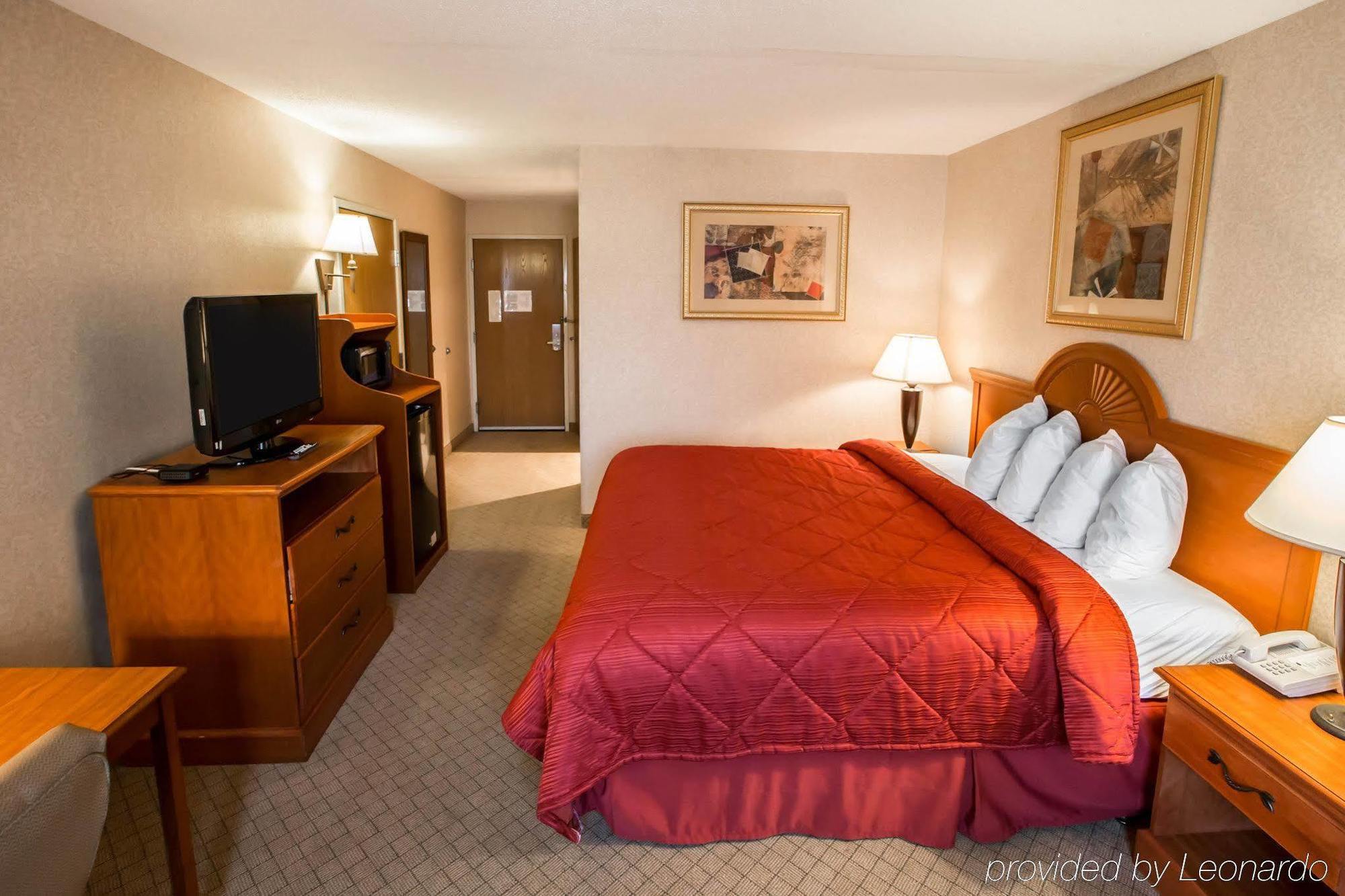 Quality Inn & Suites Woodstock Near Lake Geneva Zewnętrze zdjęcie