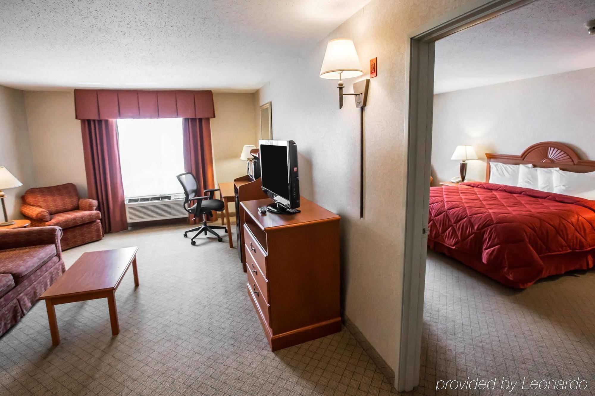 Quality Inn & Suites Woodstock Near Lake Geneva Zewnętrze zdjęcie
